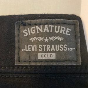 Levi’s Black Pull On Skinny Size 30